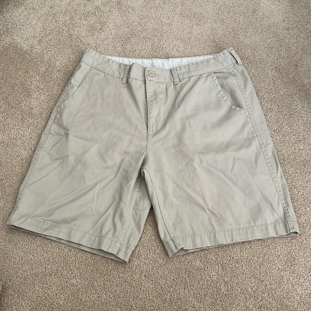 Size 34 Tan shorts. Great condition. Only worn once.